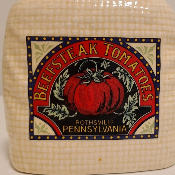 Beefsteak and tomato napkin holded - Picture 2 of 4